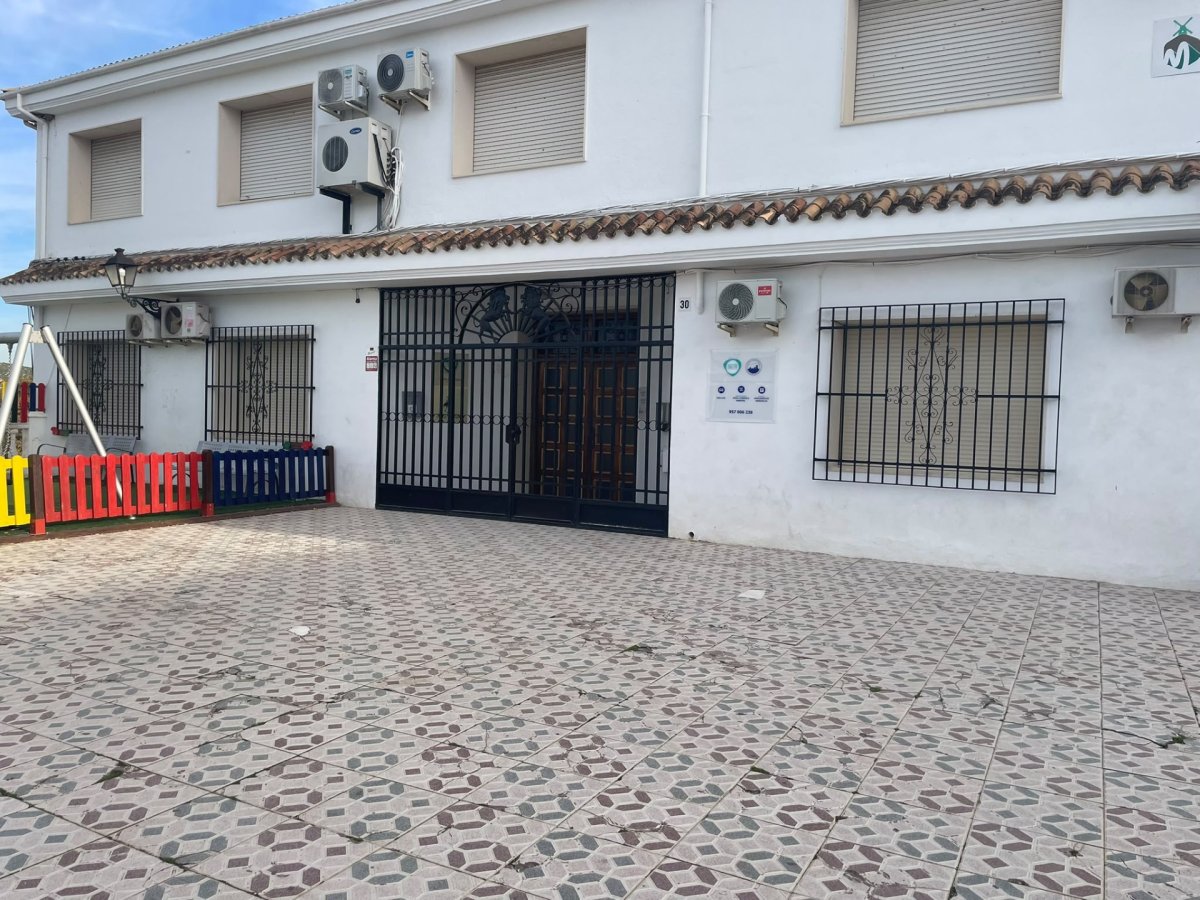 Imagen El Ayuntamiento  abre la convocatoria para la cesión temporal y gratuita de un espacio en el Centro Asociativo de la Calle Molinos